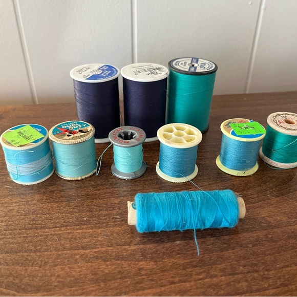 Assorted Sewing Thread Spools Lot 40+ - Picture 5 of 7